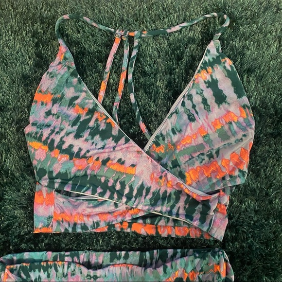 Cameo | Purple & Pink tie dye print two piece pant set | medium - Picture 6 of 10